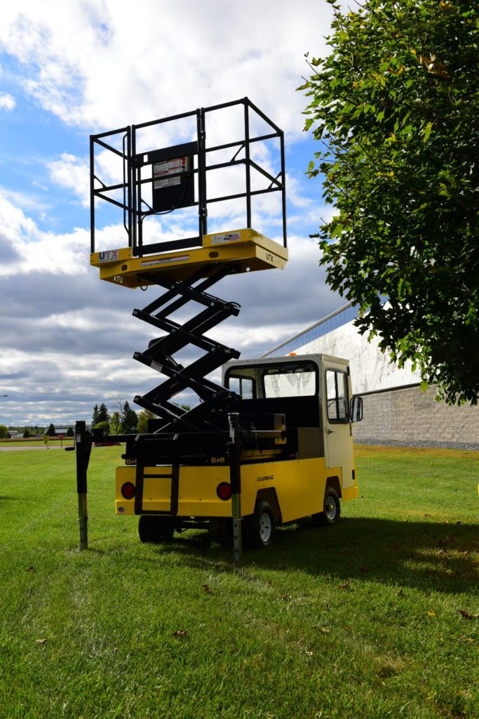 Payloader with Scissor Lift