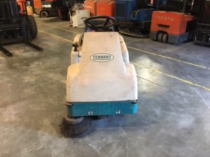 Used 2002 Tennant RIDER SWEEPER 6100 in Columbia, SC - 1