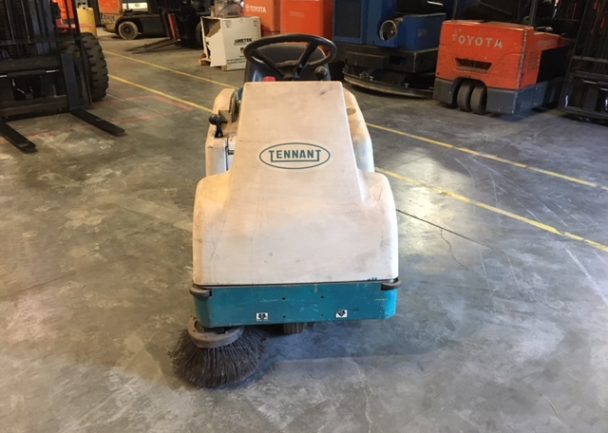 Used 2002 Tennant RIDER SWEEPER 6100 in Columbia, SC - 1