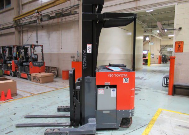 Used 2006 Toyota REACH TRUCK 7BR233M240 in Charlotte, NC - 1