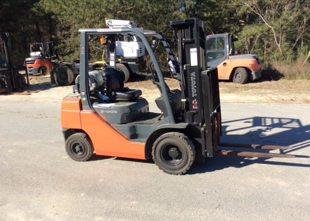 Used 2015 Toyota IC PNEUMATIC FORKLIFT 8FGU25 in Columbia, SC - 1
