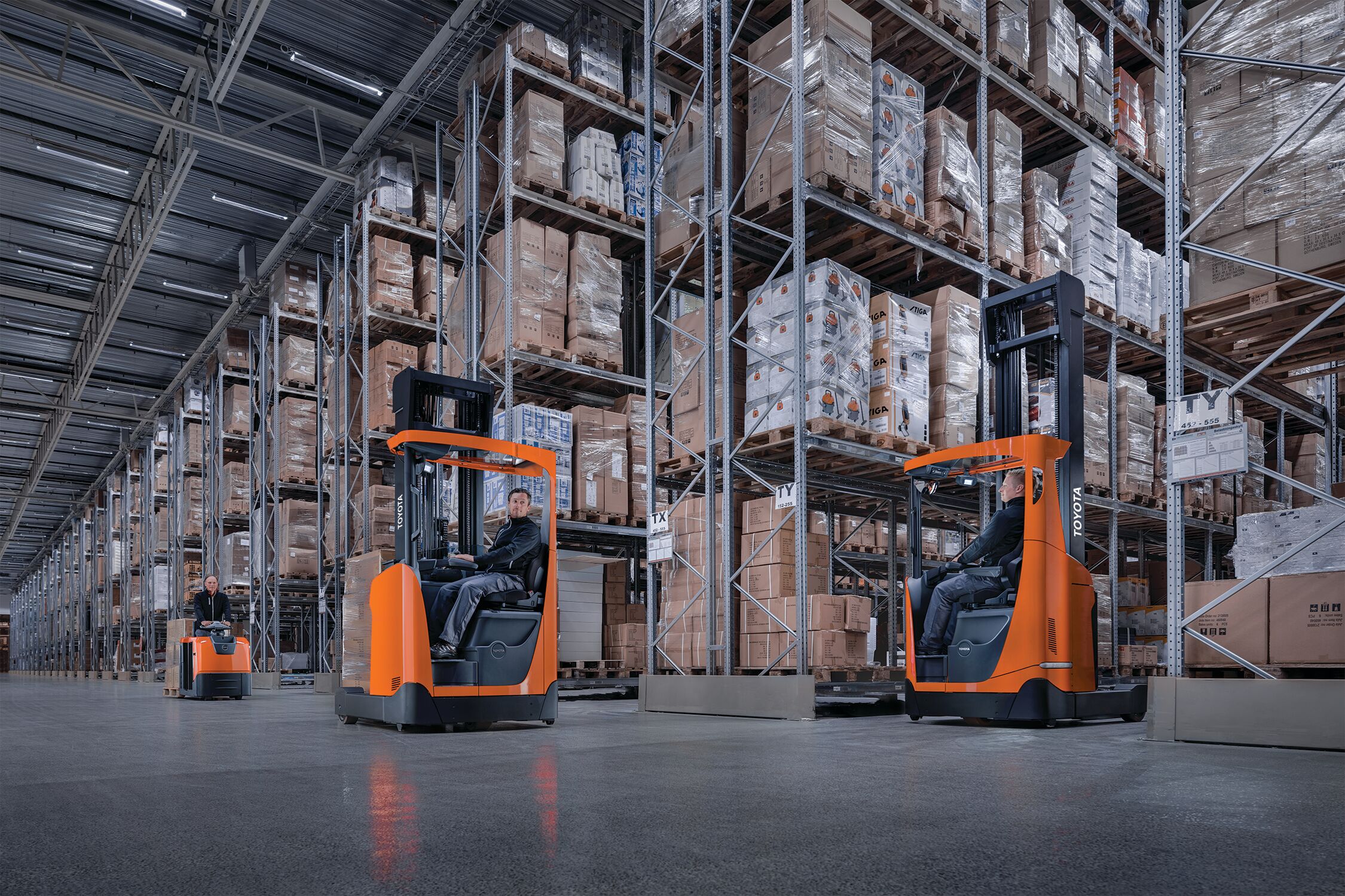 Material handling. Ричтрак Toyota. Погрузчик ричтрак складской. Ричтрак Toyota rre160h. Toyota material handling Rus.